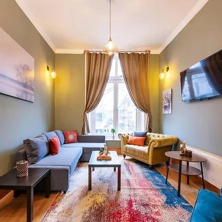 2 Bedroom In Center Of London Exterior photo