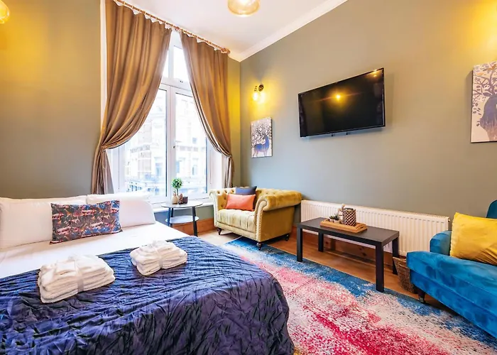2 Bedroom In Center Of London